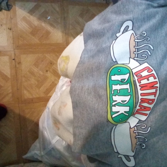 Friends t shirt - Picture 2 of 2